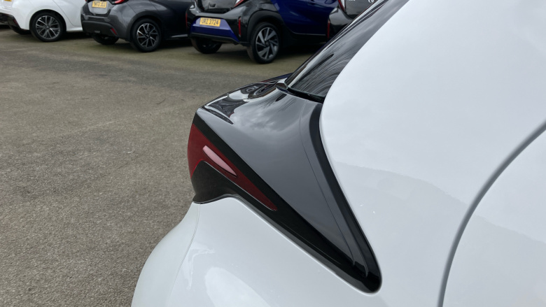 Toyota Yaris 1.5 Hybrid Icon 5dr CVT Hybrid Hatchback